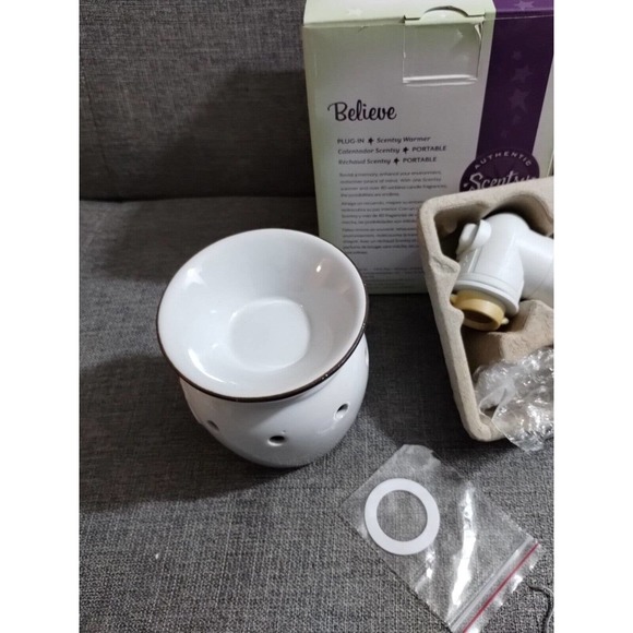 Scentsy Believe White Wall Plug-In Night Light Ceramic Fragrance Wax Warmer - Picture 4 of 4